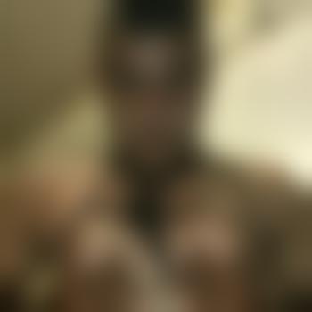 DevotJungUnterwürfig