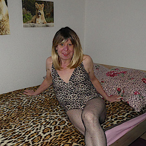 Vanessa-2320