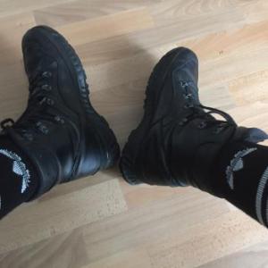 Sneaksboy77