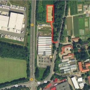 Ausweichparkplatz hinter dem Gartencenter Dehner