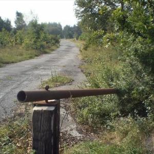 Ehemalige Siedlung/ Parkplatz an der B213