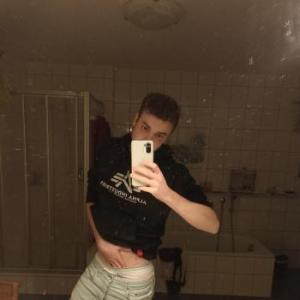 Gayalex22