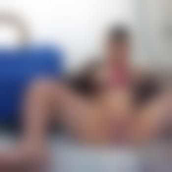 DevotJungUnterwürfig