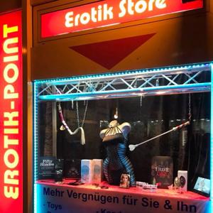 Event Day Naked Man & Women