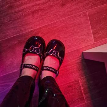 CuteShoesAndFeets